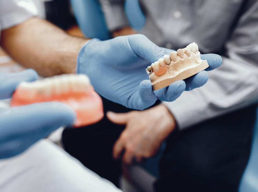 Prótesis dentales en Miranda de Ebro